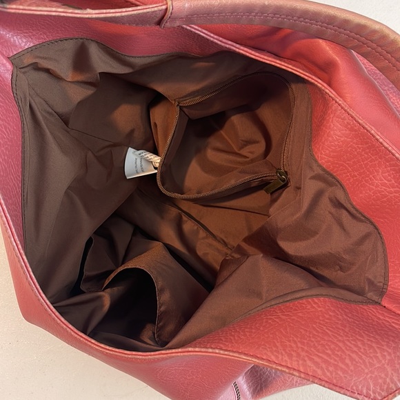 80’s retro Pink Vinyl Bag Matt by Matt and Nat - Picture 9 of 9